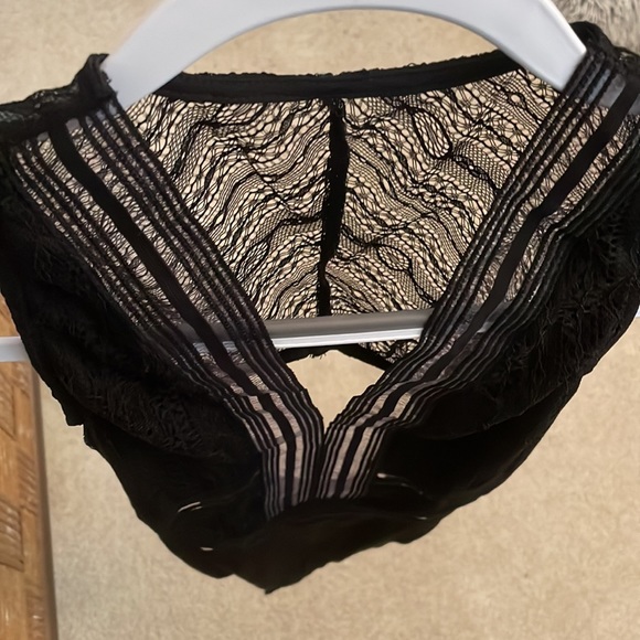 WINDSOR SHEER DERP V SHEER CUTOUT BLACK BODYSUIT. NWT SZ medium - Picture 5 of 11